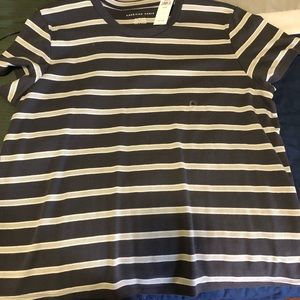 American Eagle tshirt